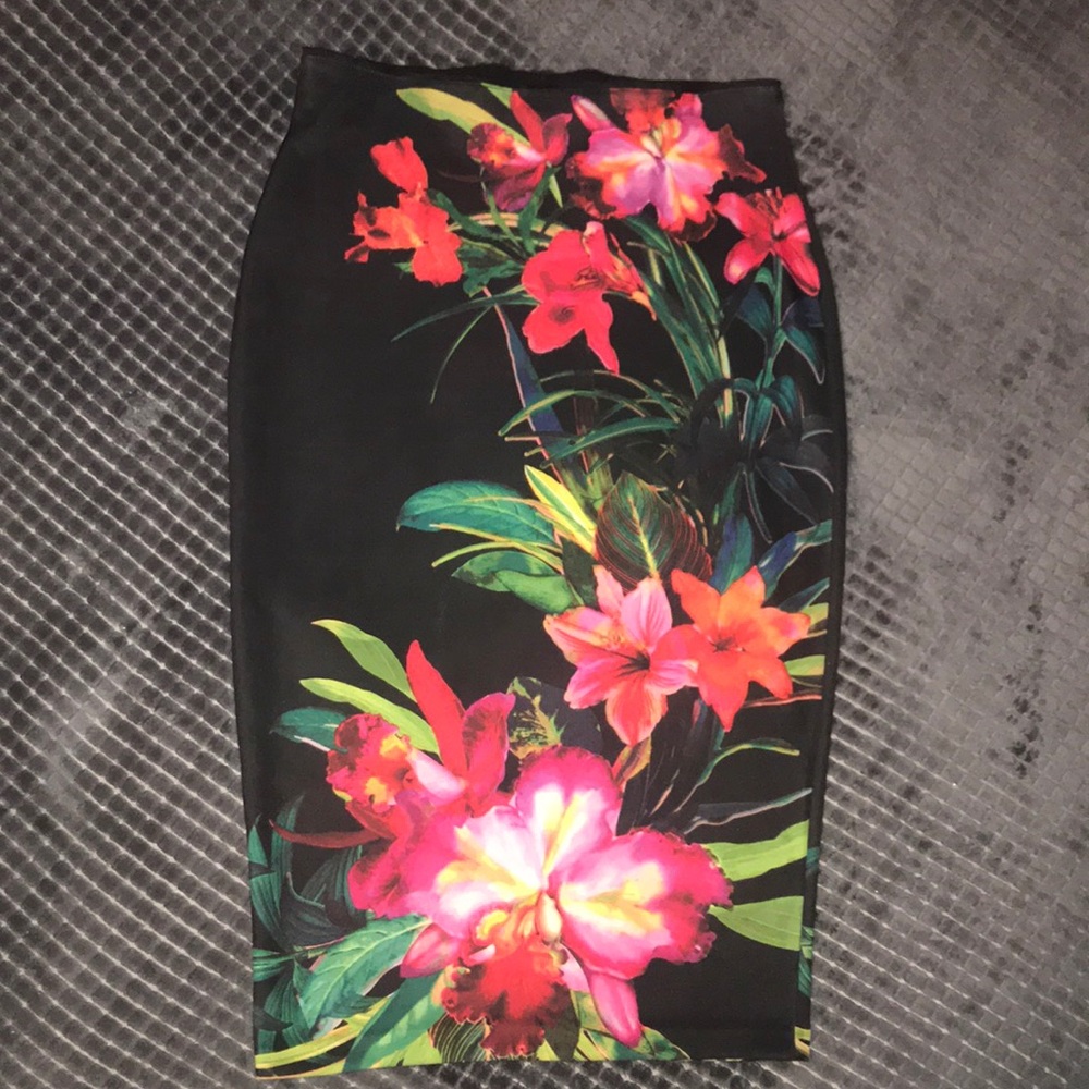 Vibrant Floral Bisou Bisou Stretch Pencil Skirt